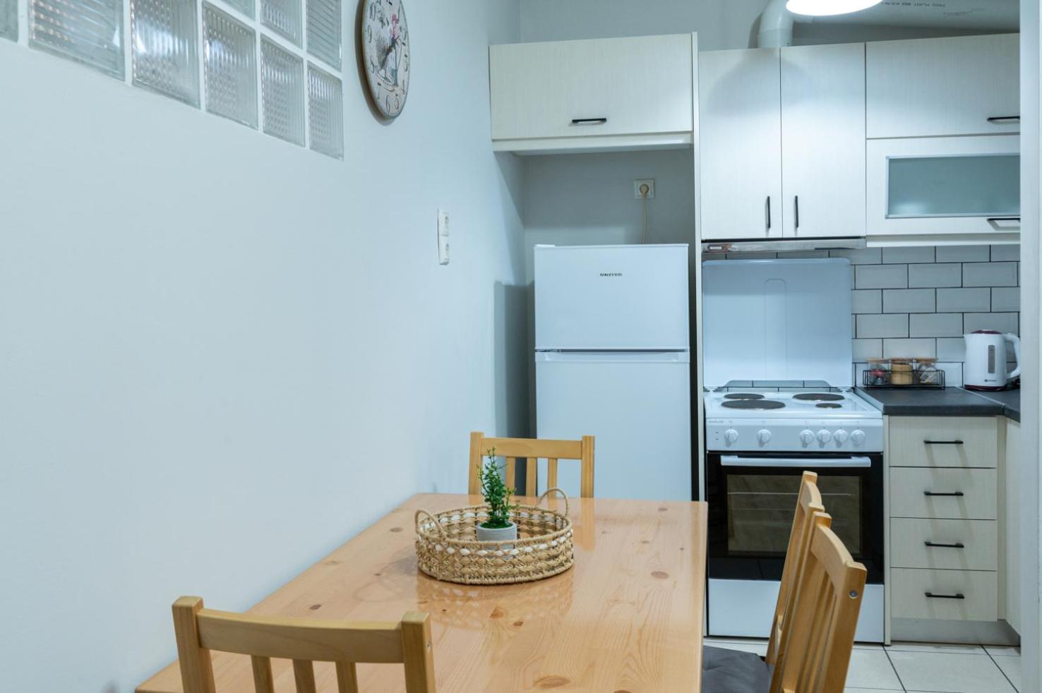 Entire Apt, 2 Bdrm, City Center Athens Exterior photo