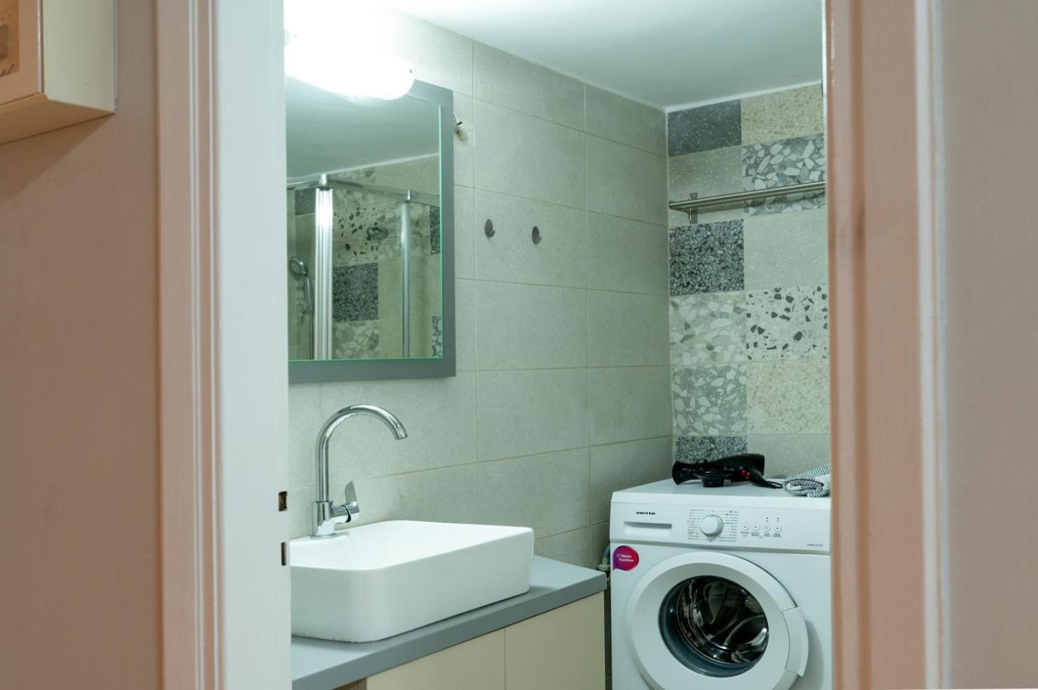 Entire Apt, 2 Bdrm, City Center Athens Exterior photo